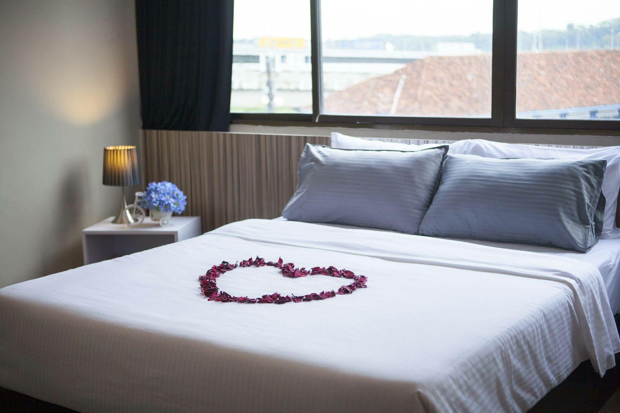 New Boutique Hotel Τζόχορ Μπάχρου Εξωτερικό φωτογραφία